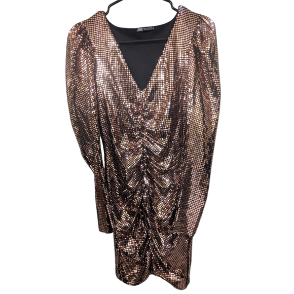 Zara Gold Sequined V-Neck Ruched Mini Bodycon Dress Sz X-Small - Picture 4 of 8